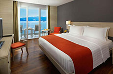 Superior Ocean Front Balcony