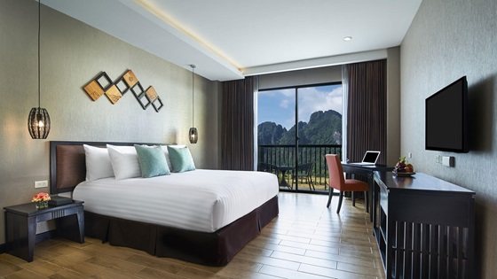 Superior River View with Balcony - อมารี วังเวียง