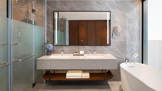 Executive Suite River View - Bathroom - Amari Vientiane