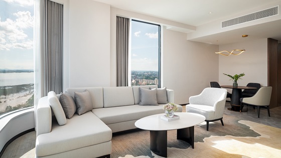 Executive Suite River View - Living Area - Amari Vientiane
