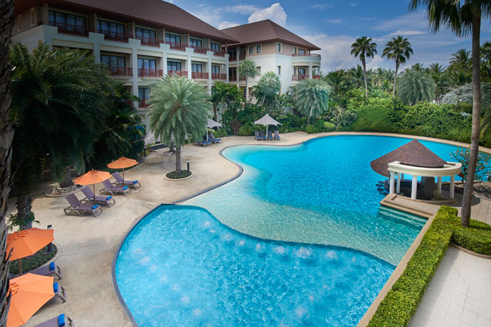 Kolam renang - The Tide Resort