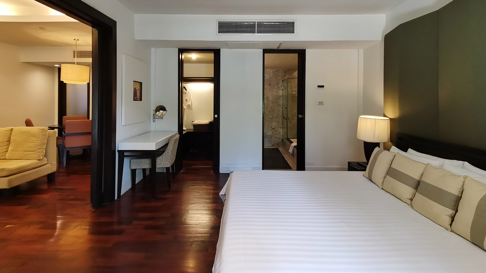 Premier Suite Bedroom- The Tide Resort - 观潮度家村