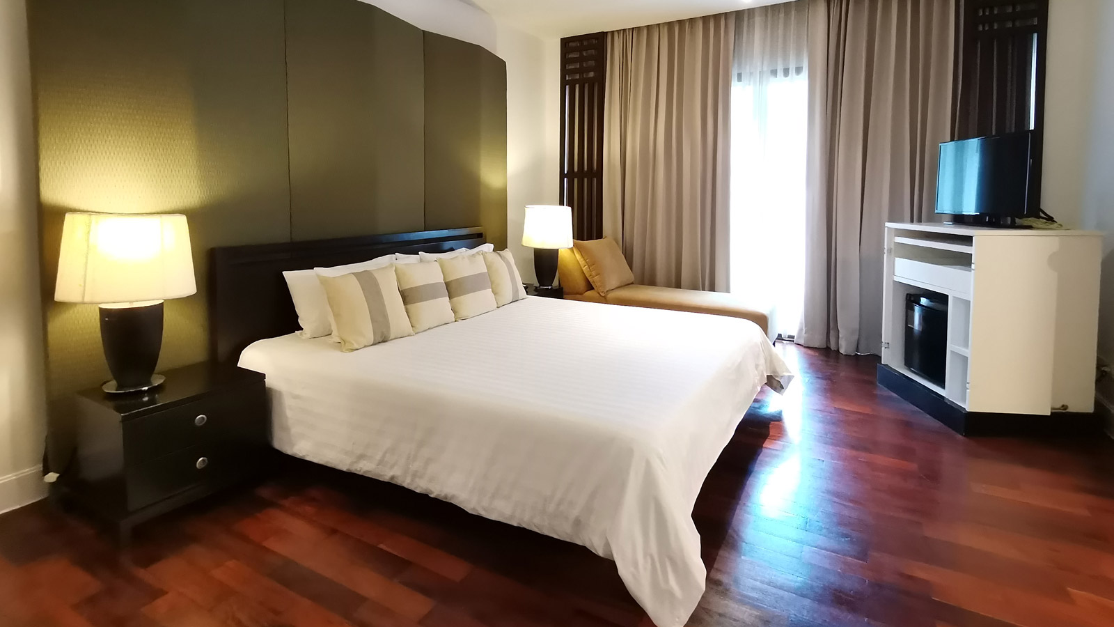Premier Suite Bedroom- The Tide Resort - The Tide Resort