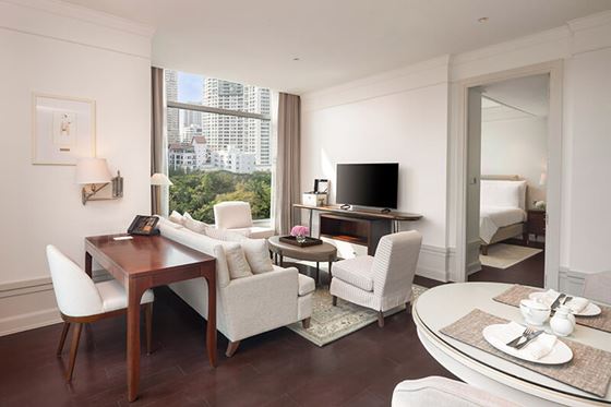 One Bedroom Corner Prestige Club - Oriental Residence Bangkok