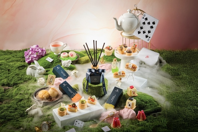 Alice in Wonderland Afternoon Tea Set - Oriental Residence Bangkok Alice in Wonderland Afternoon Tea Set - Oriental Residence Bangkok