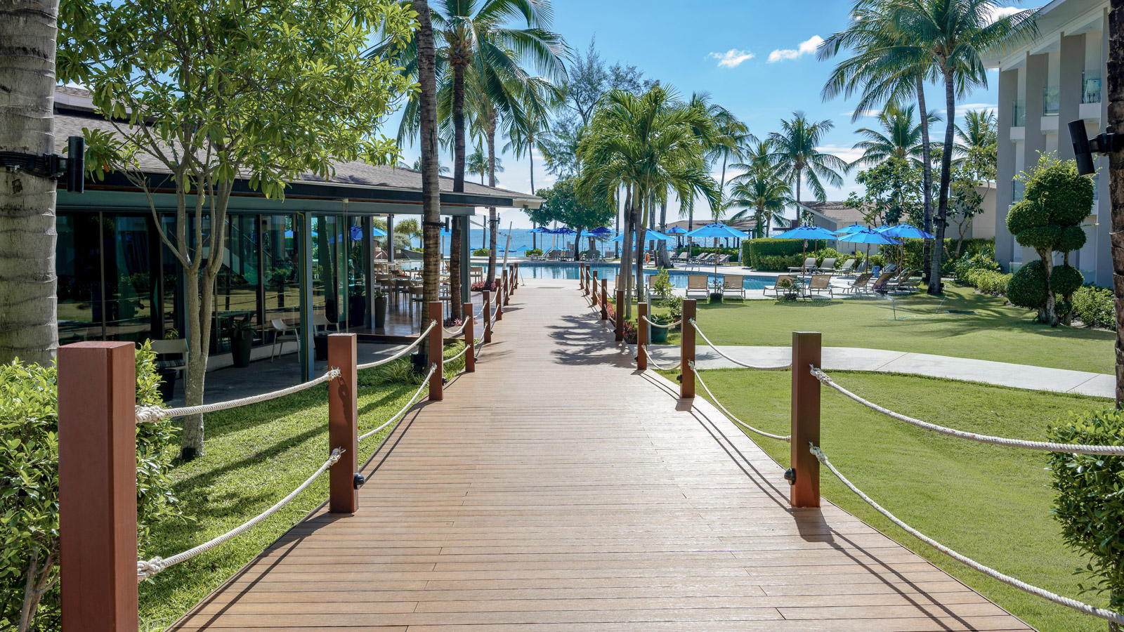 Resort & Beach