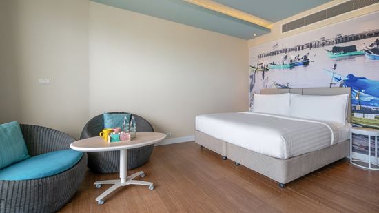 Deluxe Corner Deluxe Corner