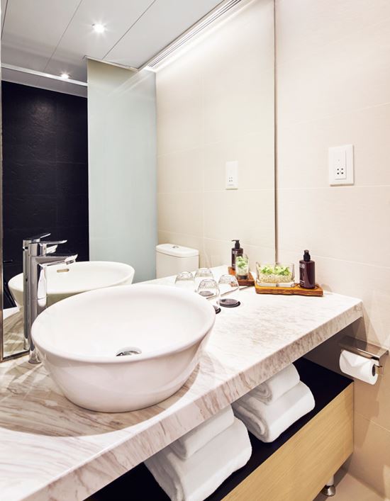 Superior Bathroom - Hotel 108, Hong Kong Superior Bathroom - Hotel 108, Hong Kong