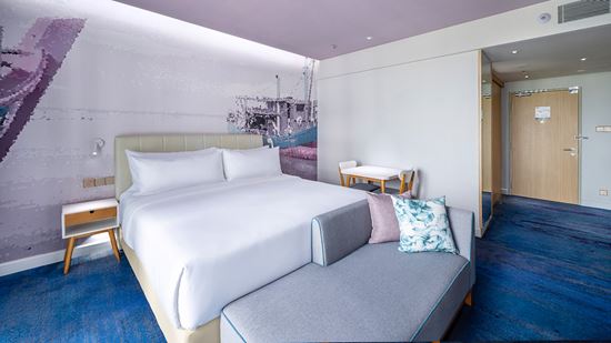 premier-king_bedroom-2