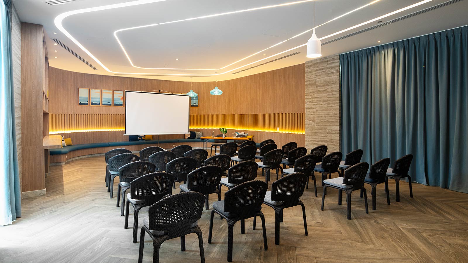 BIG CHILL - Theater - ОЗО Паттайя BIG CHILL - Theater - ОЗО Паттайя