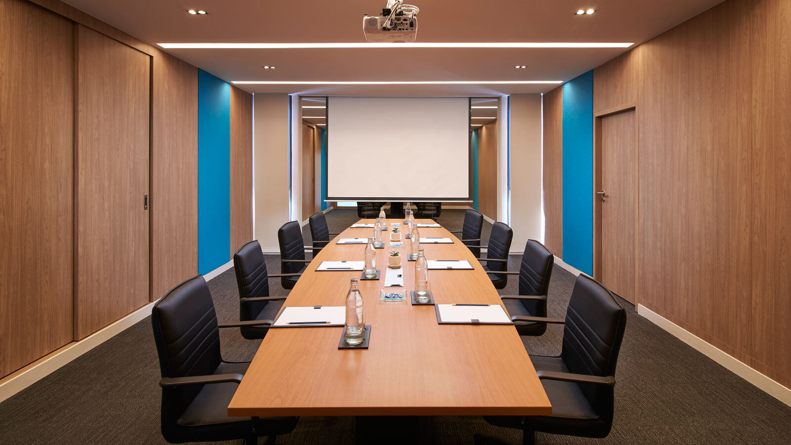 TALK Boardroom - ОЗО Паттайя TALK Boardroom - ОЗО Паттайя