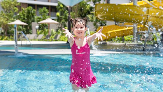 SPLASH Swimming Pool - Lifestyle SPLASH Swimming Pool - Lifestyle