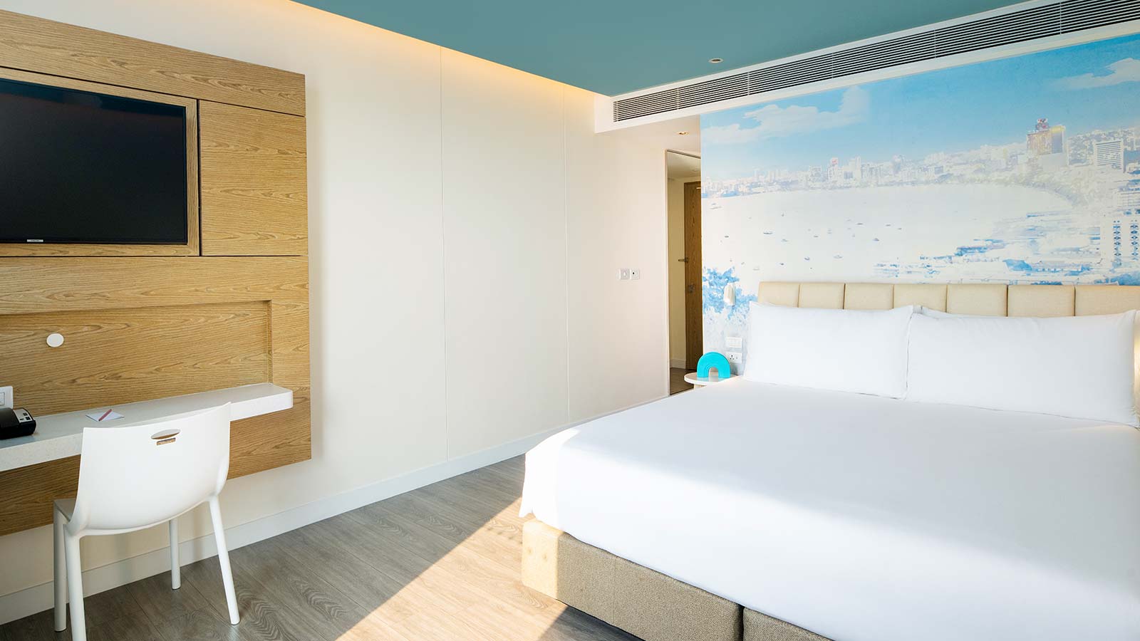 Deluxe Ocean View King - OZO North Pattaya
