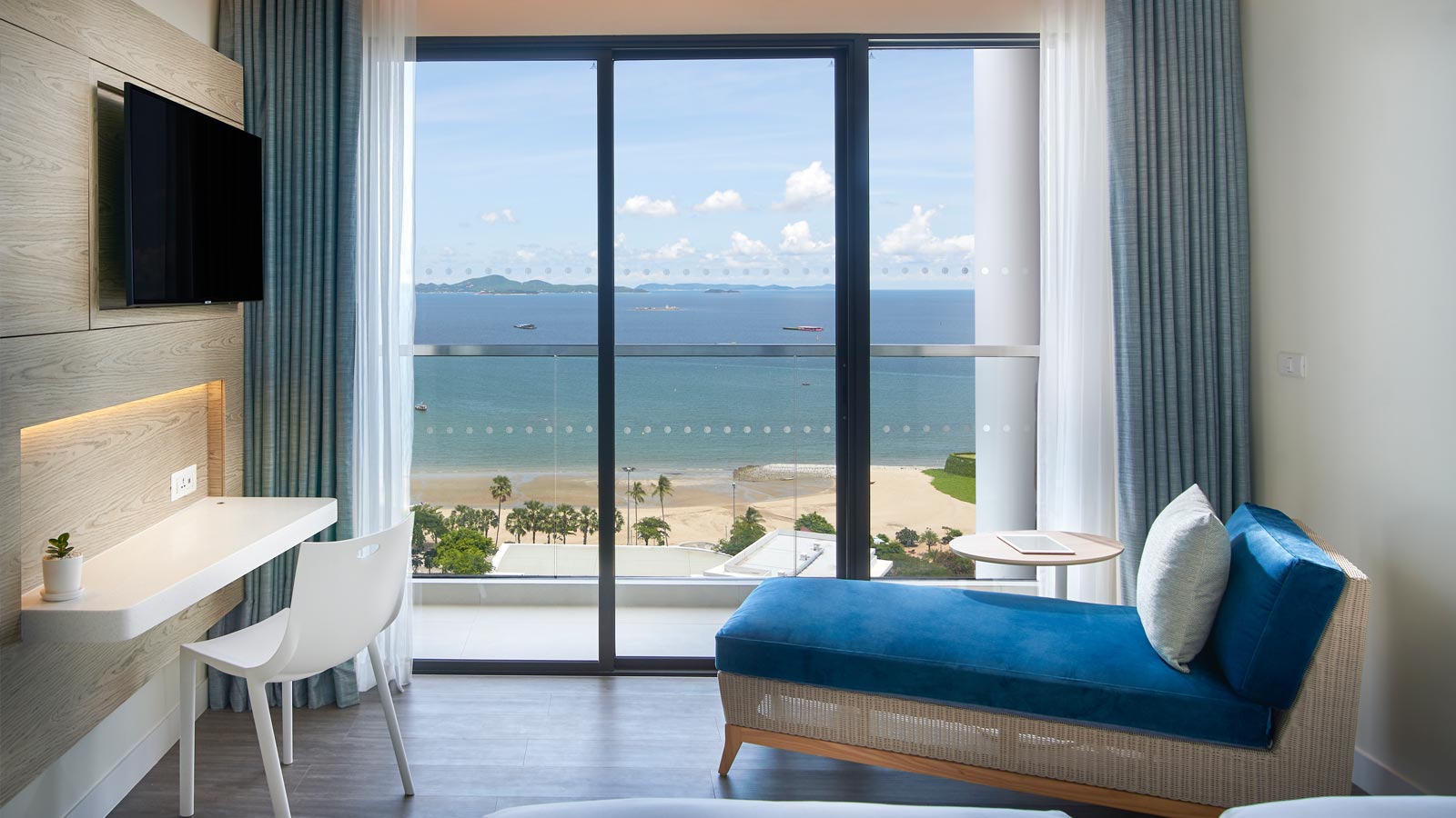 Living Area in Deluxe Ocean View - 芭堤雅北部遨舍度假酒店