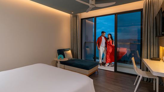 deluxe-ocean-view_lifestyle-2