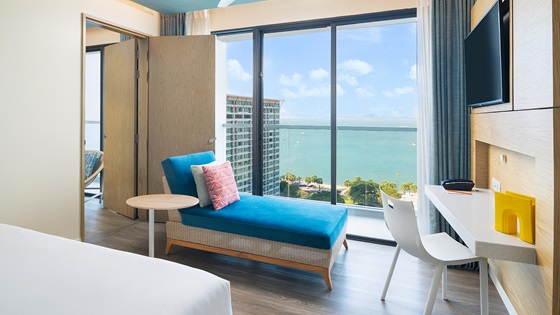 Deluxe Two Bedroom Connecting Room - Master Bedroom - 芭堤雅遨舍度假酒店