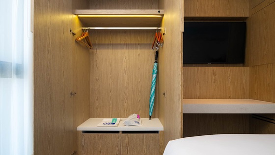 One Bedroom Suite Wardrobe - 芭堤雅遨舍度假酒店
