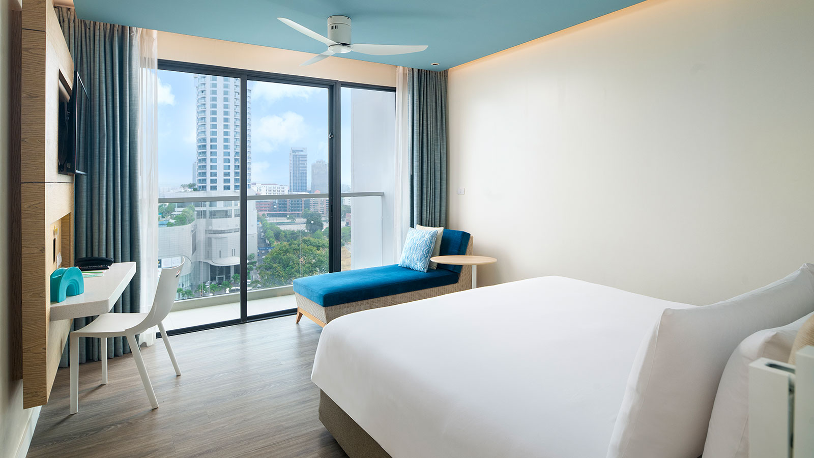 Superior King - OZO North Pattaya