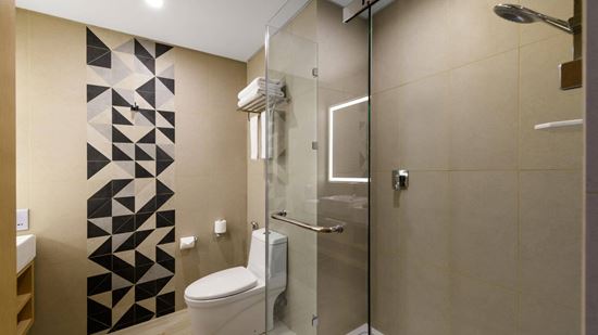 Deluxe - Bathroom Deluxe - Bathroom