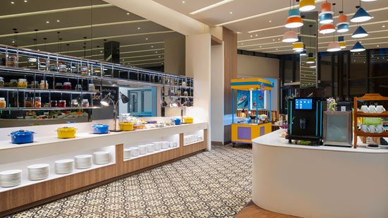 EAT - Breakfast Line Buffet