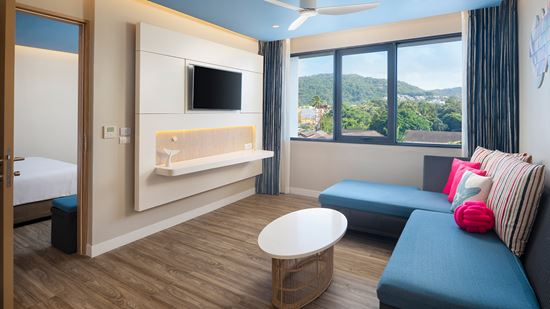 one-bedroom-suite_living-area