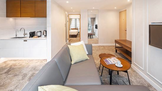 one-bedroom-suite_living-area-overview