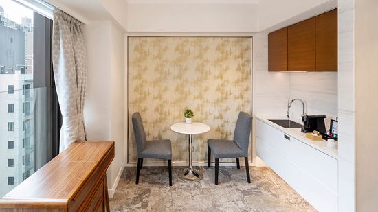 one-bedroom-suite_pantry