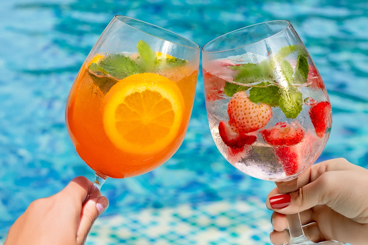 Happy Hour at THIRST & BEACH BAR - โอโซ่ เฉวง สมุย Happy Hour at THIRST & BEACH BAR - โอโซ่ เฉวง สมุย
