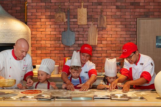 PREGO DIY Pizza Cooking Class - OZO פוקט (OZO Phuket) PREGO DIY Pizza Cooking Class - OZO פוקט (OZO Phuket)