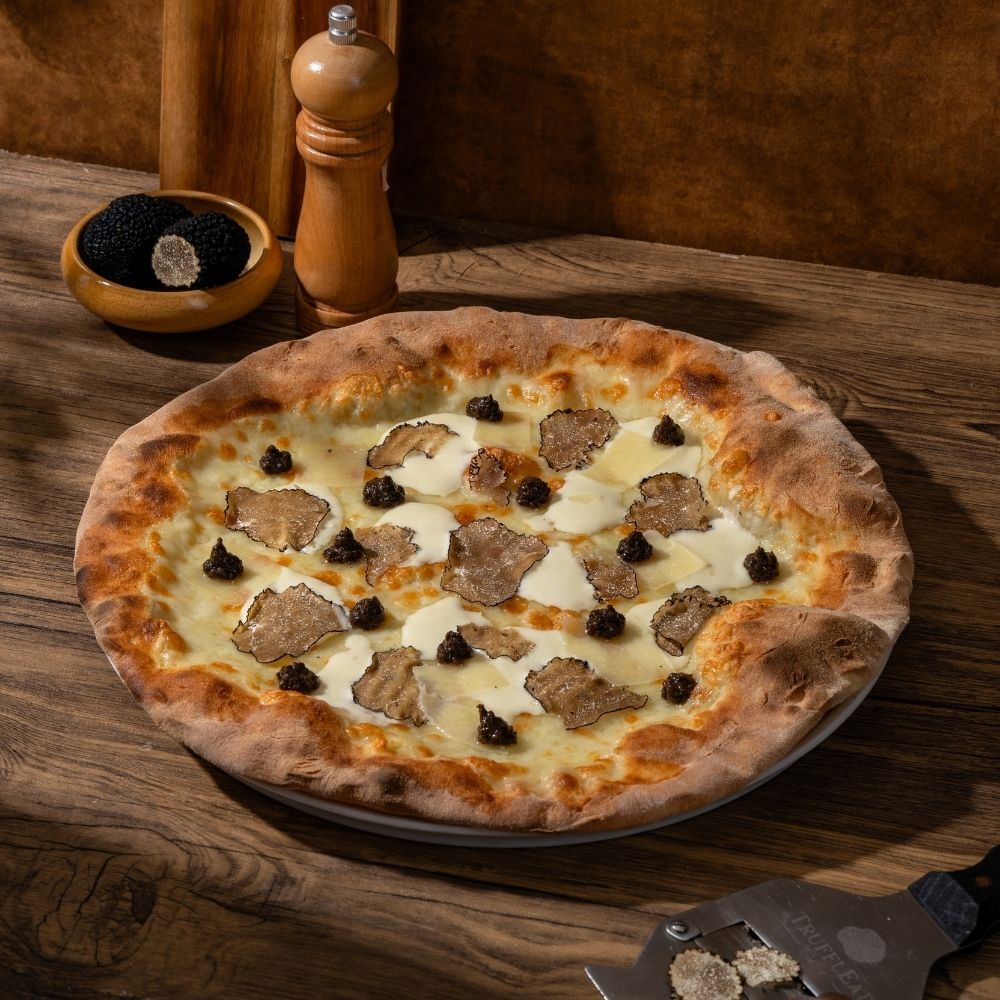 Pizza Fonduta e Tartufo Nero