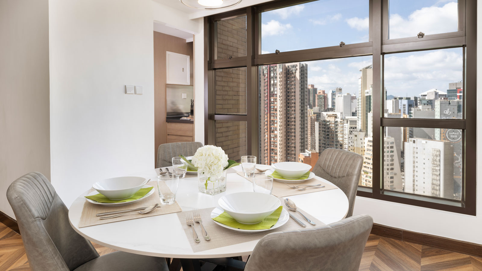 Luxury One Bedroom - Dining Room - Shama Central Hong Kong