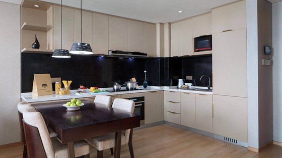 One Bedroom - Kitchen and Dining Area - 샤마 다칭 하이룽장