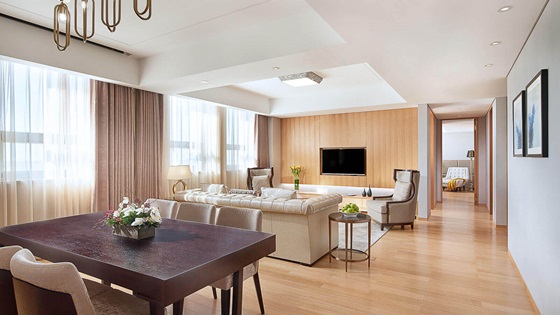 Three Bedroom - Living Room and Dining Area - 샤마 다칭 하이룽장