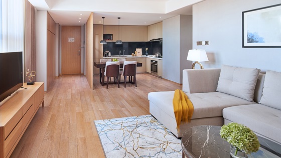 Two Bedroom - Living Room Dining Area and Kitchen - 샤마 다칭 하이룽장