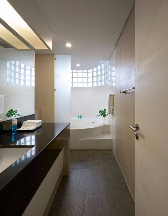 Four Bedroom - Master Bathroom at Shama Ekamai Bangkok