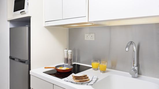 One Bedroom - Kitchenette One Bedroom - Kitchenette