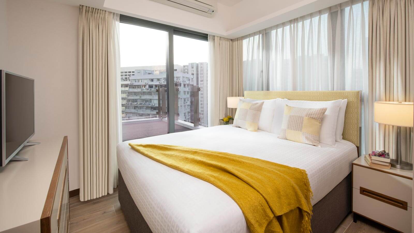 Two Bedroom with Terrace - Master Bedroom - 샤마 아일랜드 노스 홍콩