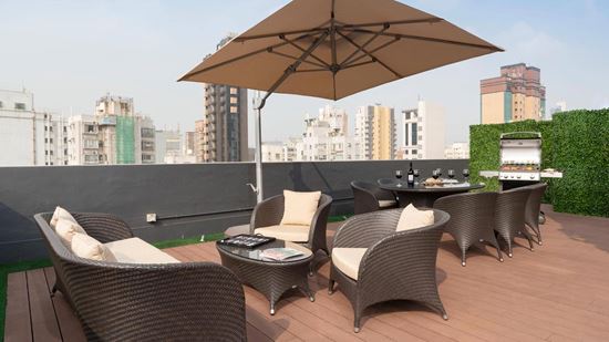 Shama Chill: rooftop garden with barbecue area
