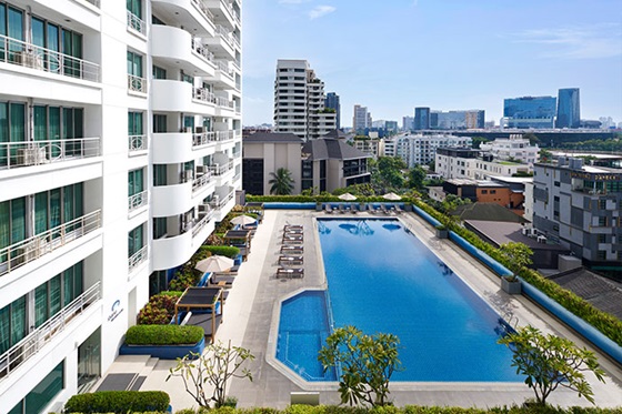 Outdoor lap pool - 샤마 레이크뷰 아속 방콕