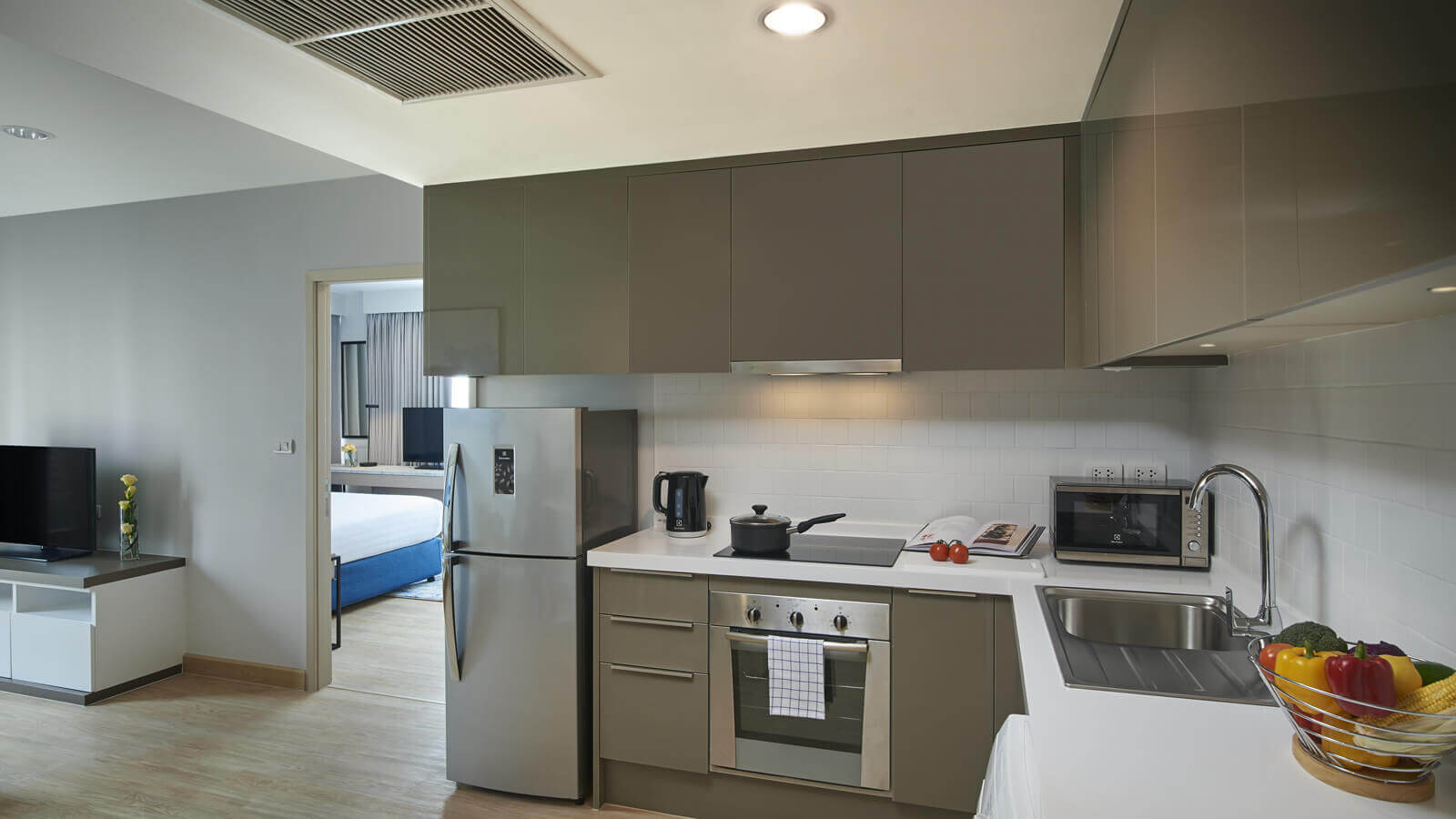 One Bedroom Lakeview - Kitchen - 曼谷莎瑪阿索克湖景服務式公寓