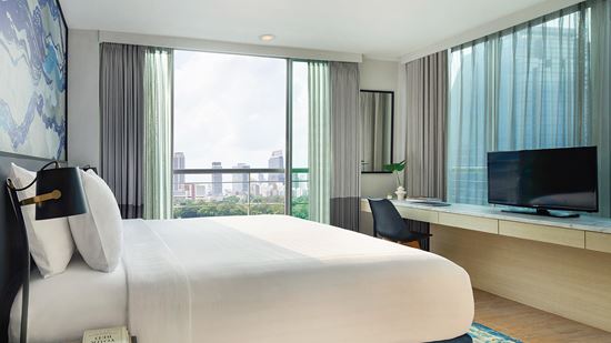 One Bedroom Lakeview - Bedroom