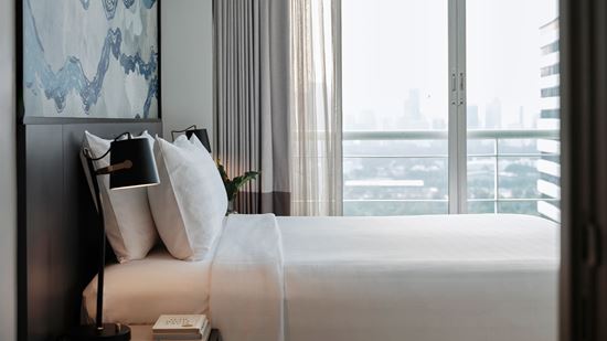 One Bedroom Lakeview - Bedroom