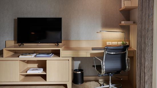 Studio Deluxe - Working Corner Studio Deluxe - Working Corner
