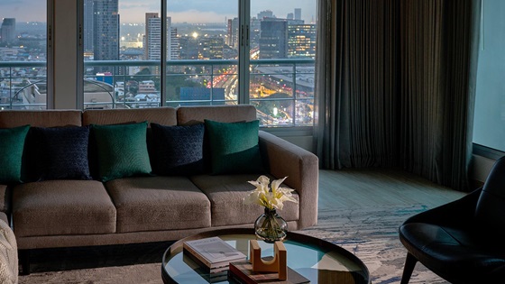 Three Bedroom Panoramic View - Living Area - 샤마 레이크뷰 아속 방콕
