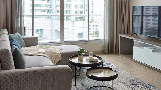 Two Bedroom Deluxe - Living Room - 샤마 레이크뷰 아속 방콕