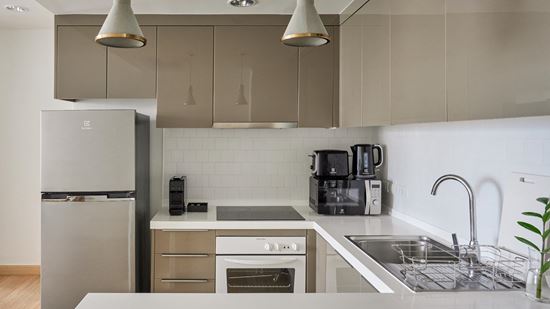Two Bedroom Lakeview - Kitchen Two Bedroom Lakeview - Kitchen