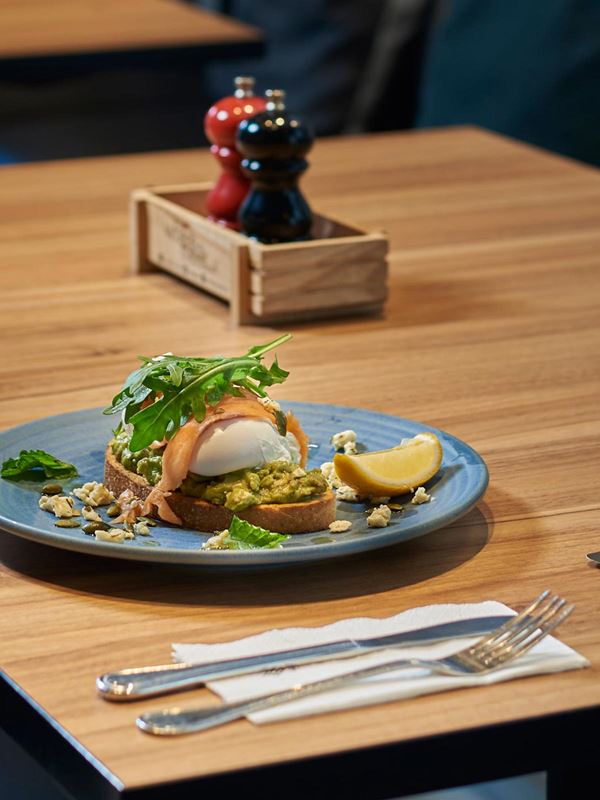 Relaxing Dining Retreat