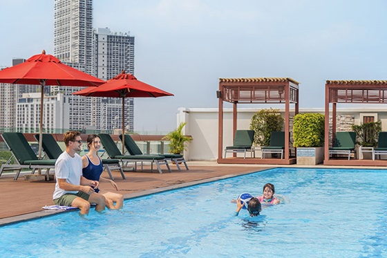 Rooftop lap pool - Shama Petchburi 47 Bangkok