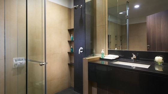 Three Bedroom Deluxe Terrace - Master Bathroom - Shama Sukhumvit Bangkok