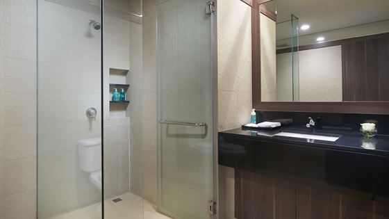 Three Bedroom Deluxe Terrace - Second Bathroom - Shama Sukhumvit Bangkok